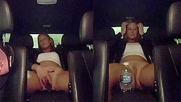 Esposa safada baixa as calças e se masturba no estacionamento da loja