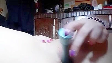 Hotwife safada curte putaria online com estranho enquanto marido espia