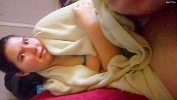 Prova, incesto familiar ~ Minha buceta pra você, gravando mensagem safada pro irmão