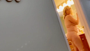 Nossa mãe tá acostumada a desfilar pelada pela casa com a gente por perto