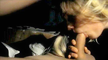 Irmã teen safada chupando o pau longo do irmão ~ Incesto XXX