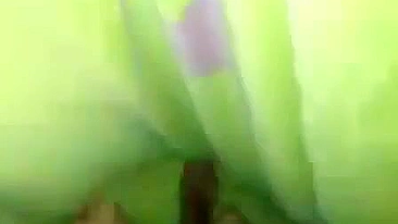 Incesto ~ Mãe e Filho Se Pegam Escondidos Debaixo das Cobertas