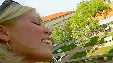 Casal Sexy Transando em Público com Voyeurs Assistindo