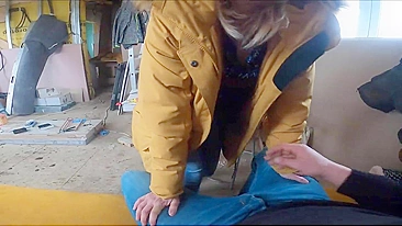 Loira Gostosa Flagrada Transando por Câmera Escondida