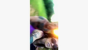 Casal Safado Fazendo Rapidinha Quente ao Ar Livre