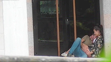 Voyeur flagra casal metendo em público em plena luz do dia