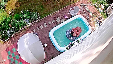 Amantes Sensuais se Enrolando na Água com Muito Tesão, Filmados!