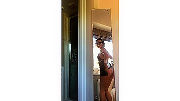 Loira Safada se Exibindo Nua e se Masturbando