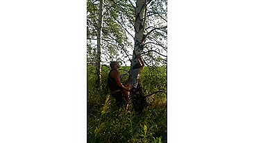 Casal Amador Faz Sexo Rápido de Quatro no Campo ao Ar Livre