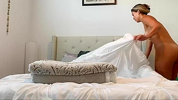 Colegial peituda e fofa filmada no seu cantinho íntimo