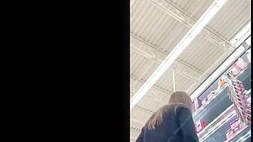 Câmera Candidata: Amadora Gostosa Mostrando Lábios da Buceta em Jeans Apertado