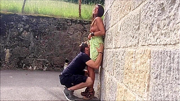 Dupla de Turistas Apaixonados em Foda Quente ao Ar Livre