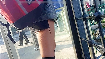 Gata Íntima e Sensual de Meias Eróticas Flagrada na Câmera