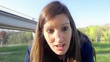 Chat Quente ao Ar Livre com Parceira Safada na Webcam