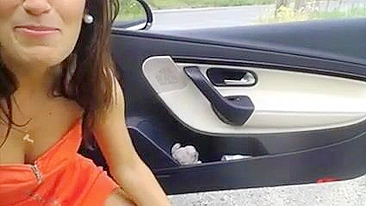 Esposa Pega Chupando Pau e Levando Gozada na Estrada Pública