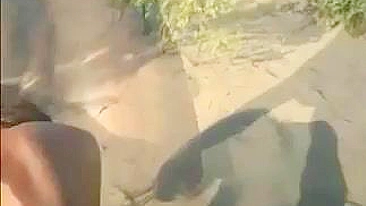 Sexo anal safado na praia com a esposa, excitante e proibido