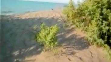 Sexo anal safado na praia com a esposa, excitante e proibido