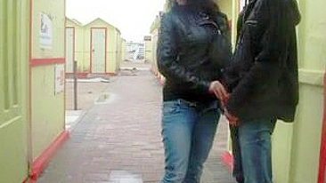 Casal safado em boquete rápido e explícito ao ar livre