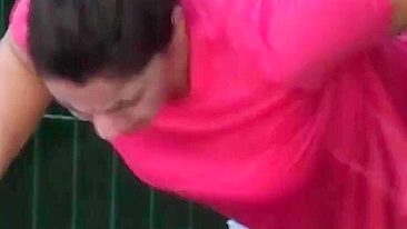 Casais Exibicionistas Pegos Fodendo em Público por Câmera Voyeur