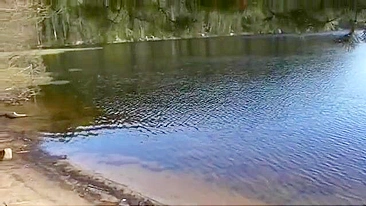 Boquete público na praia com bunda da esposa gozada