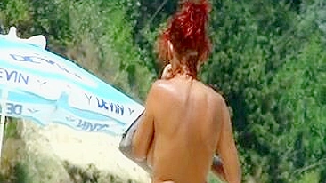 Espiando safado na praia em madura nua sem vergonha