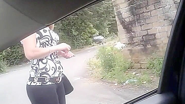 Prostitutas italianas se exibindo pra cara com câmera escondida