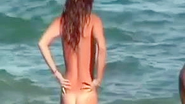 Praias Incríveis com Peitões Nus Espetaculares