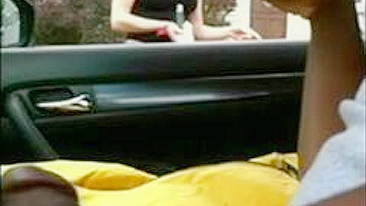 Cara Negro no Carro Mostra o Pau pra Mulher Branca