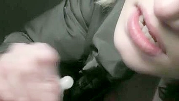 Casal Exibicionista Transando no Trem Público