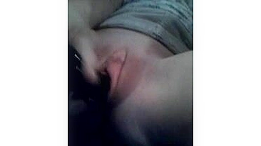 Garota Amadora Fofa se Masturba no Carro