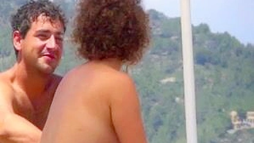 Mulher Nudista em Ibiza com Peitos Perfeitos e Empinados