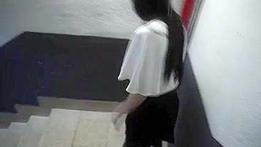 Namorada Safada Chupando Gostoso e Levando Gozada na Cara no Estacionamento!