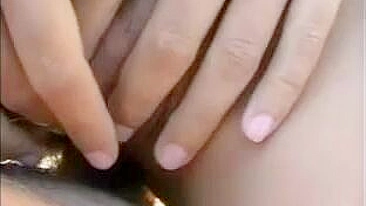 Casal Animado em Momento Íntimo Filmado na Praia da Alemanha