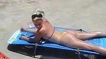 Loira Esposa Linda Recebe Gozada Impressionante ao Ar Livre