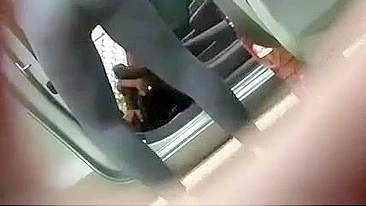 Gostosa Latina em Vídeo Voyeur com Bunda Firme de Fio Dental