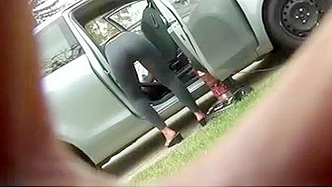 Gostosa Latina em Vídeo Voyeur com Bunda Firme de Fio Dental