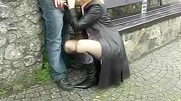 Casal tarado fode com tesão em lugar público