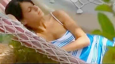 Voyeurismo de Vingança com Masturbadora Sexy