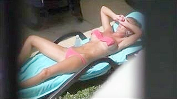 Vizinha Safada e Sexy Pega na Câmera Voyeur!