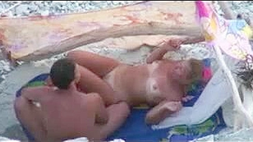 Vídeo de Sexo Espião na Praia