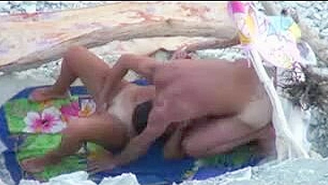 Vídeo de Sexo Espião na Praia