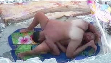 Vídeo de Sexo Espião na Praia