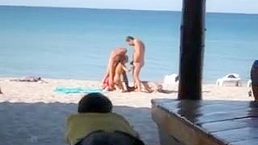 Chocante! Casal Exposto Transando Explícito na Praia!