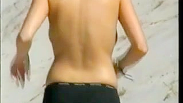 Voyeur na Praia Babando por Gatas Topless Gostosas