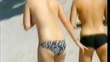 Voyeur na Praia Babando por Gatas Topless Gostosas