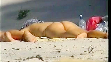 Voyeur Pegando Mulheres de Topless na Praia Quente