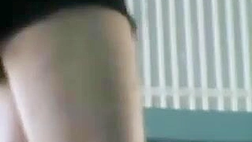 Amadora Flagra Buceta Peluda em Plena Luz do Dia