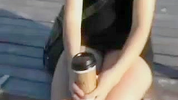 Amadora Flagra Buceta Peluda em Plena Luz do Dia