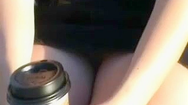 Amadora Flagra Buceta Peluda em Plena Luz do Dia