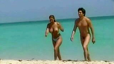 Namorada Gostosa Sem Blusa Nua Filmada por Câmera Voyeur